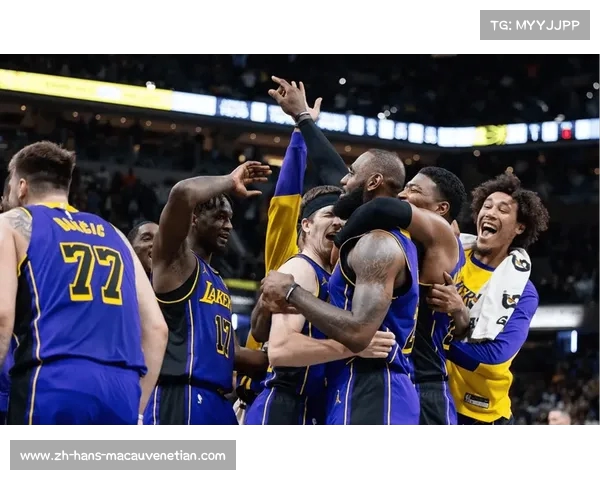 芬尼-史密斯替补狂砍20分6板3帽湖人成为队史首位之壮举 芬尼-史密斯替补狂砍20分6板3帽湖人成为队史首位之壮举