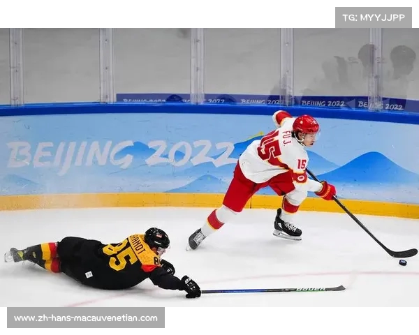 中国男子冰壶队一日双赛险胜德国队 全力拼搏展现不屈精神